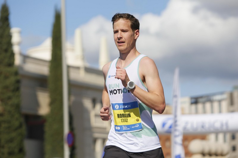 Runner races Barcelona Marathon, following a smart RunMotion Coach training plan to achieve 2:35.
