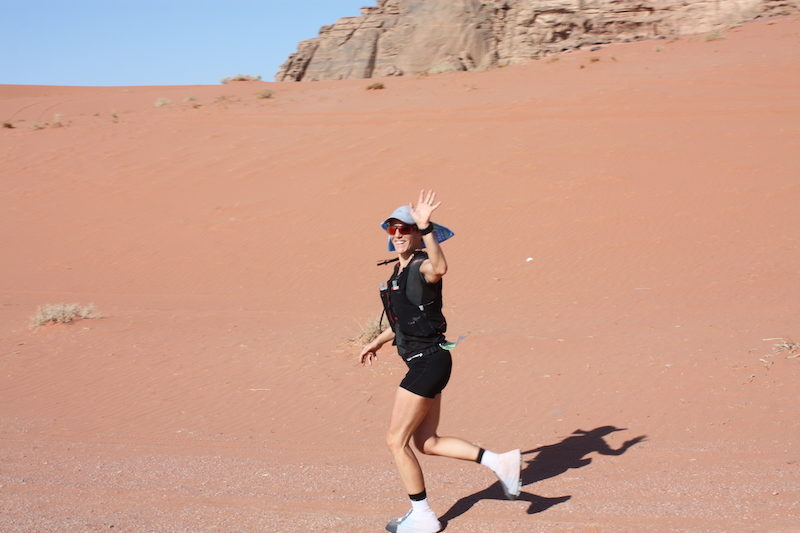 Runner follows Marathon des Sables desert ultra training plan with endurance fitness, nutrition, and strength conditioning.