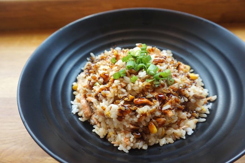 Runner following marathon nutrition week plan with carb loading meals, hydration tips, and easy recipes.