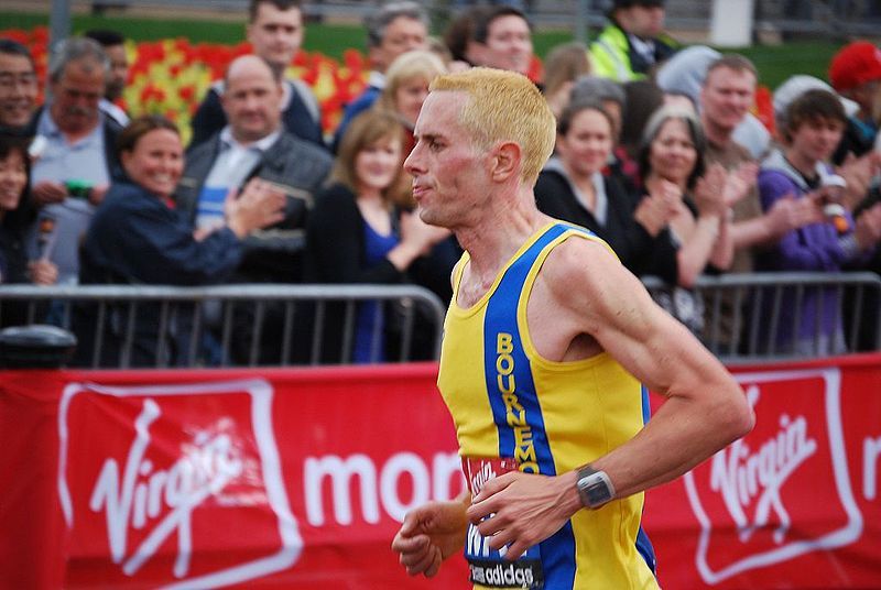 Steve Way running a marathon, highlighting his comeback from smoker to 2:15 marathoner.