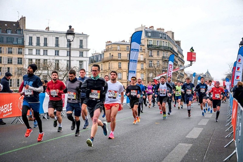 Runner Olivier pushes a Paris Half Marathon personal record attempt while targeting a sub-3 endurance goal.