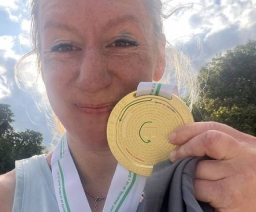 Vanessa celebrates her first Paris Marathon finish after an inspiring 6:07 running performance.