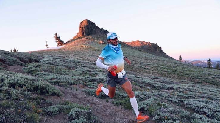 Runner on a trail preparing for the Western States 2027 ultramarathon lottery and qualification process